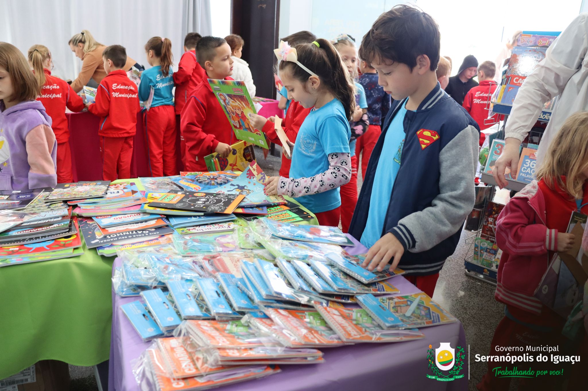 Feira do Livro aproxima estudantes e famílias da leitura em Serranópolis do Iguaçu