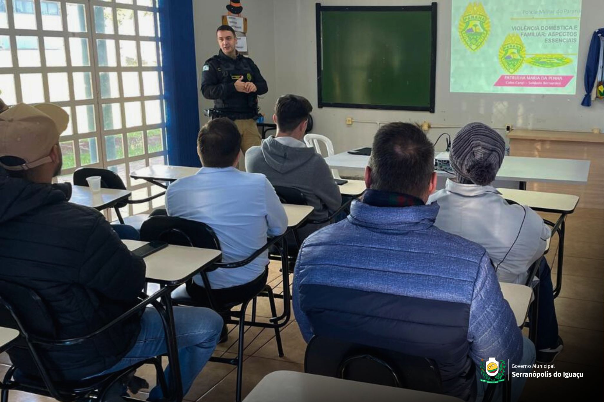 Servidores municipais participam de palestra sobre a Lei Maria da Penha e prevenção à violência contra a mulher