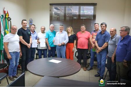 Ordem de serviço autoriza obras de pavimentação em quatro comunidades do interior Ordem de serviço autoriza obras de pavimentação em quatro comunidades do interior