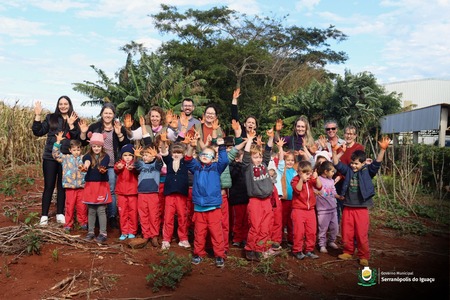 Semana do Meio Ambiente: crianças da rede municipal realizam plantio de mudas Semana do Meio Ambiente: crianças da rede municipal realizam plantio de mudas
