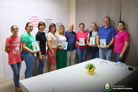 Professor Douglas Borella lança livro sobre Neurociência e Transtorno do Espectro Autista em Serranópolis do Iguaçu Professor Douglas Borella lança livro sobre Neurociência e Transtorno do Espectro Autista em Serranópolis do Iguaçu