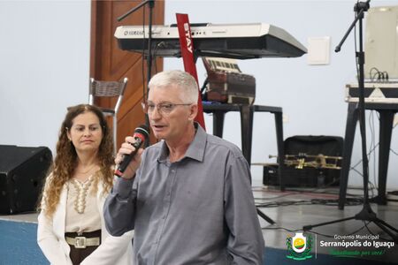 Almoço em comemoração ao Dia dos Pais é marcado por alegria e integração Almoço em comemoração ao Dia dos Pais é marcado por alegria e integração