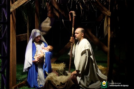 Auto de Natal reúne centenas de pessoas em Serranópolis do Iguaçu Auto de Natal reúne centenas de pessoas em Serranópolis do Iguaçu