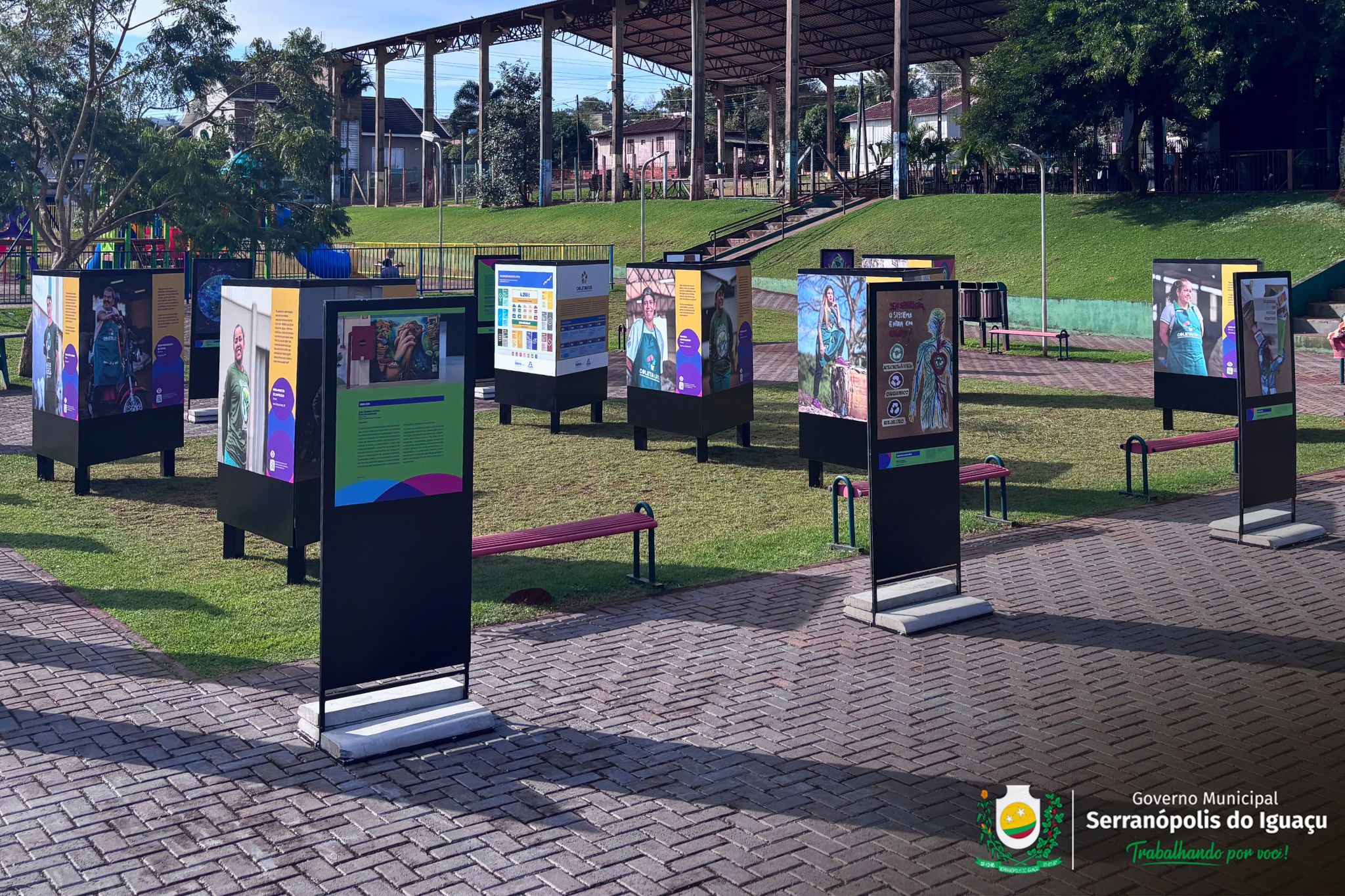 Exposição "Reciclando Olhares" conscientiza população sobre a reciclagem Exposição "Reciclando Olhares" conscientiza população sobre a reciclagem