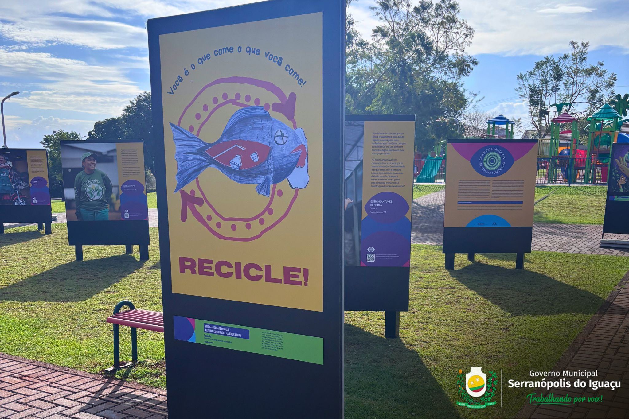 Exposição "Reciclando Olhares" conscientiza população sobre a reciclagem Exposição "Reciclando Olhares" conscientiza população sobre a reciclagem