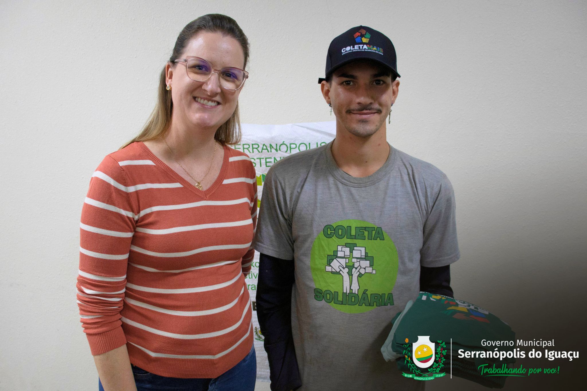 Governo Municipal entrega novos uniformes para colaboradores da ASSESI Governo Municipal entrega novos uniformes para colaboradores da ASSESI