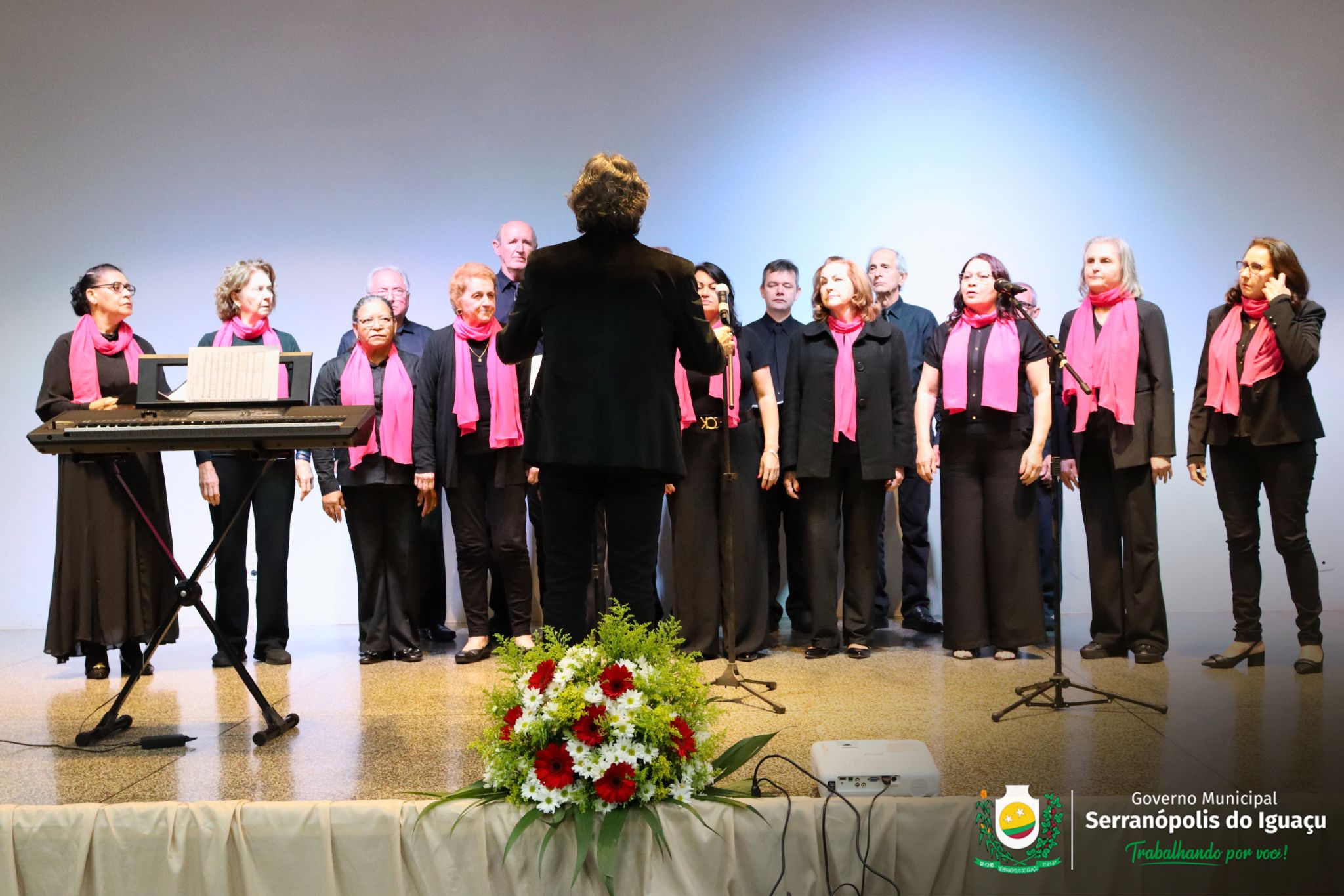 Corais celebram os 29 anos do Coral Municipal de Serranópolis do Iguaçu Corais celebram os 29 anos do Coral Municipal de Serranópolis do Iguaçu
