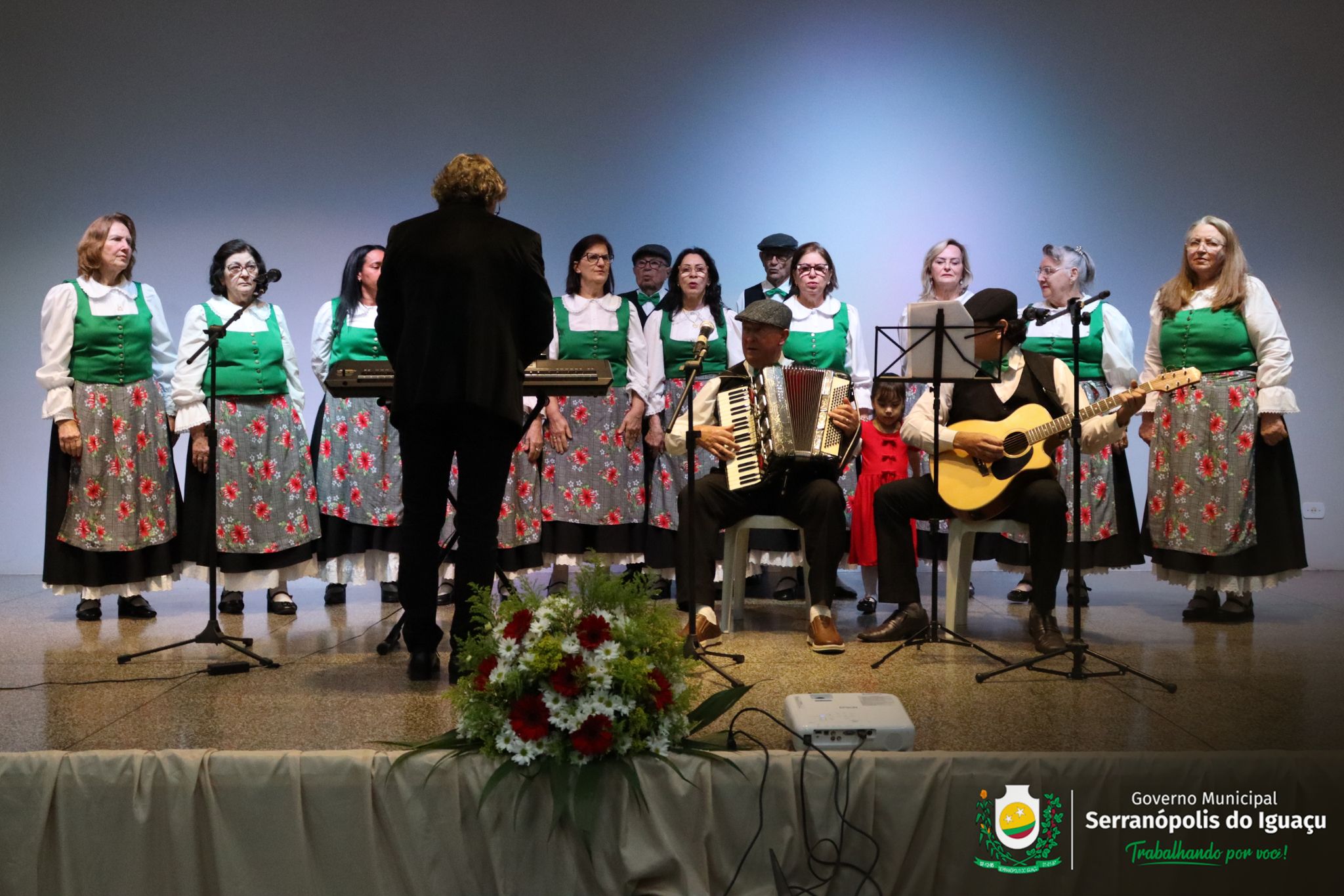 Corais celebram os 29 anos do Coral Municipal de Serranópolis do Iguaçu Corais celebram os 29 anos do Coral Municipal de Serranópolis do Iguaçu