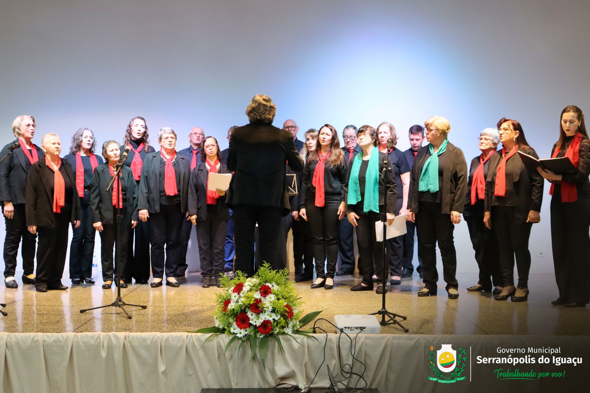 Corais celebram os 29 anos do Coral Municipal de Serranópolis do Iguaçu Corais celebram os 29 anos do Coral Municipal de Serranópolis do Iguaçu