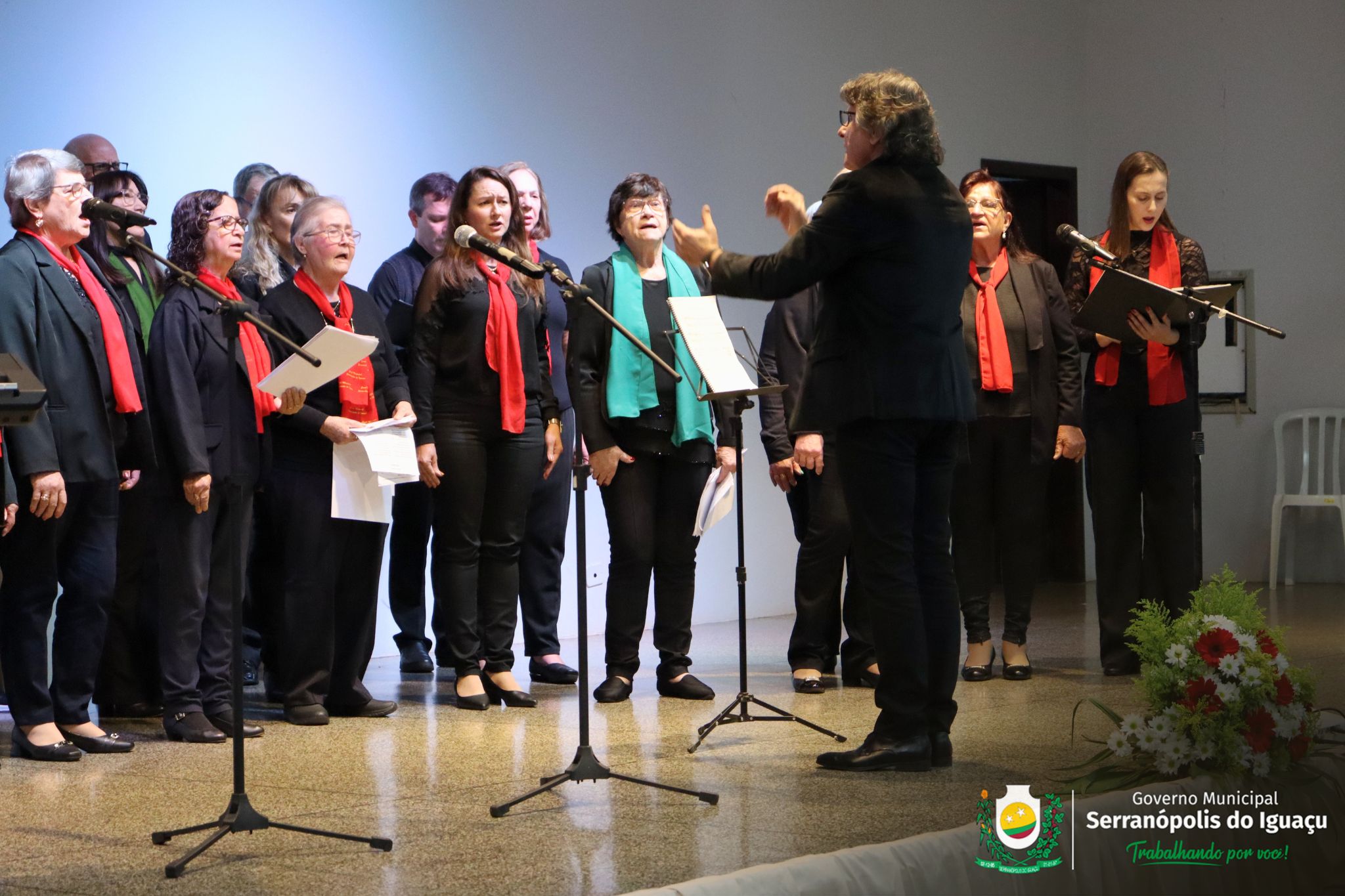 Corais celebram os 29 anos do Coral Municipal de Serranópolis do Iguaçu Corais celebram os 29 anos do Coral Municipal de Serranópolis do Iguaçu