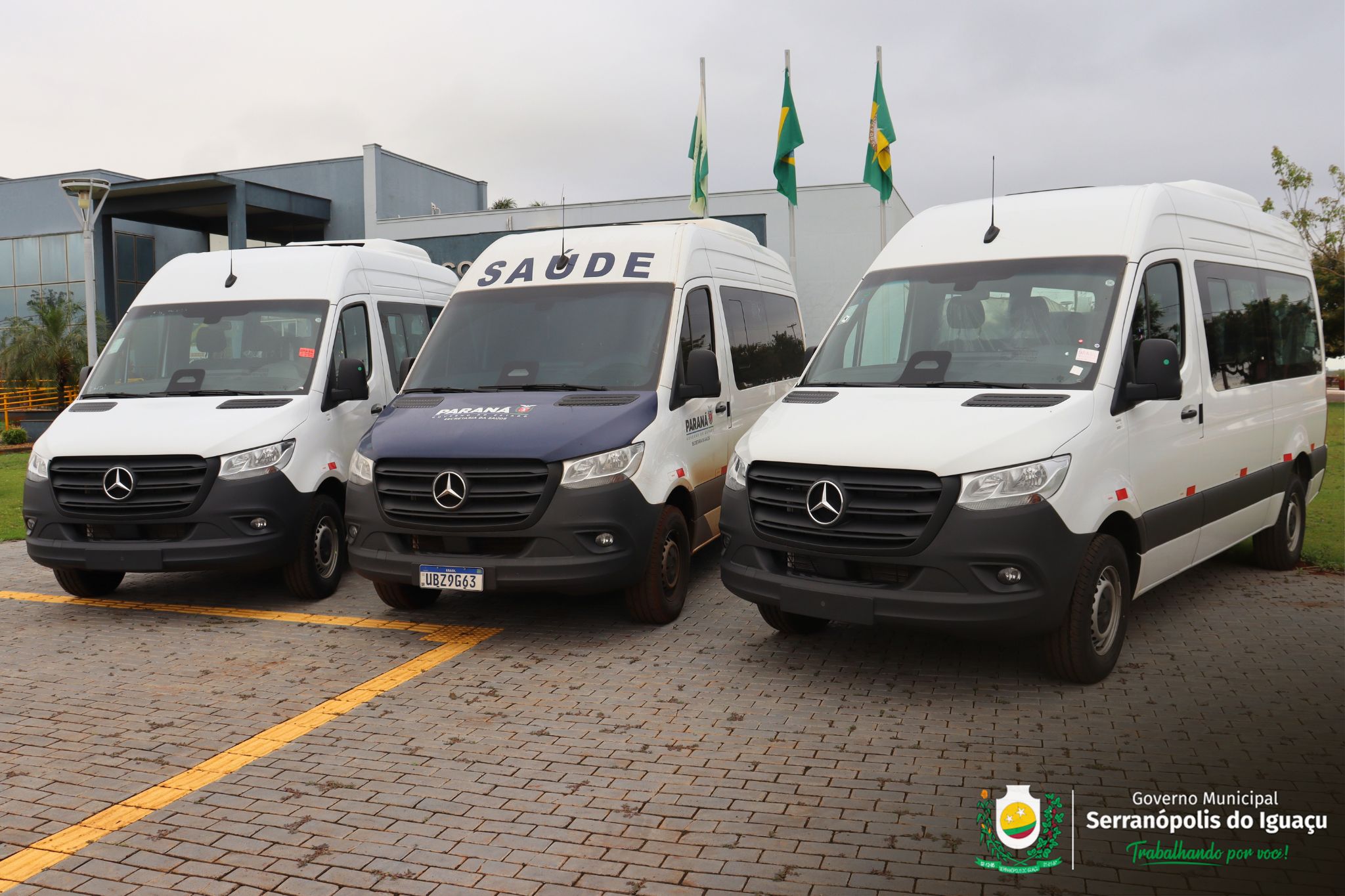Governo Municipal recebe duas novas vans e completa renovação do transporte sanitário Governo Municipal recebe duas novas vans e completa renovação do transporte sanitário