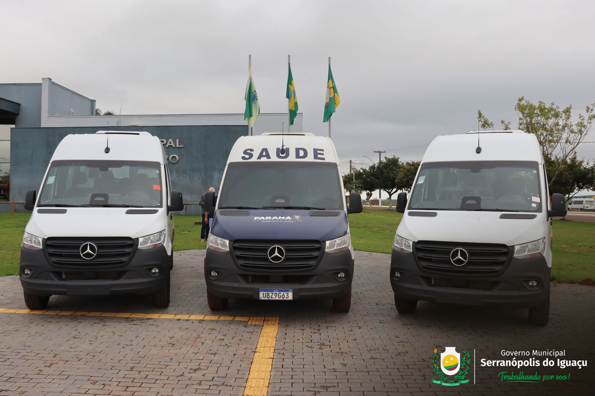Governo Municipal recebe duas novas vans e completa renovação do transporte sanitário Governo Municipal recebe duas novas vans e completa renovação do transporte sanitário