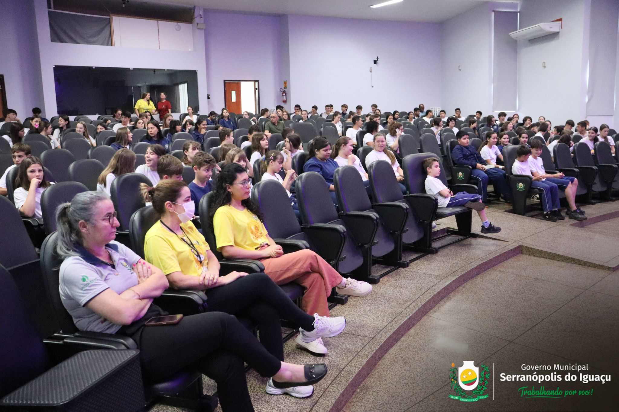 Teatro leva debate sobre saúde emocional a estudantes de Serranópolis do Iguaçu Teatro leva debate sobre saúde emocional a estudantes de Serranópolis do Iguaçu