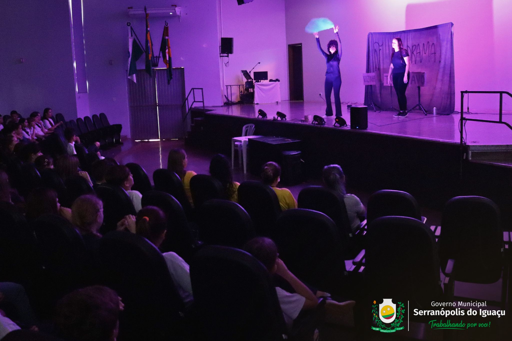 Teatro leva debate sobre saúde emocional a estudantes de Serranópolis do Iguaçu Teatro leva debate sobre saúde emocional a estudantes de Serranópolis do Iguaçu