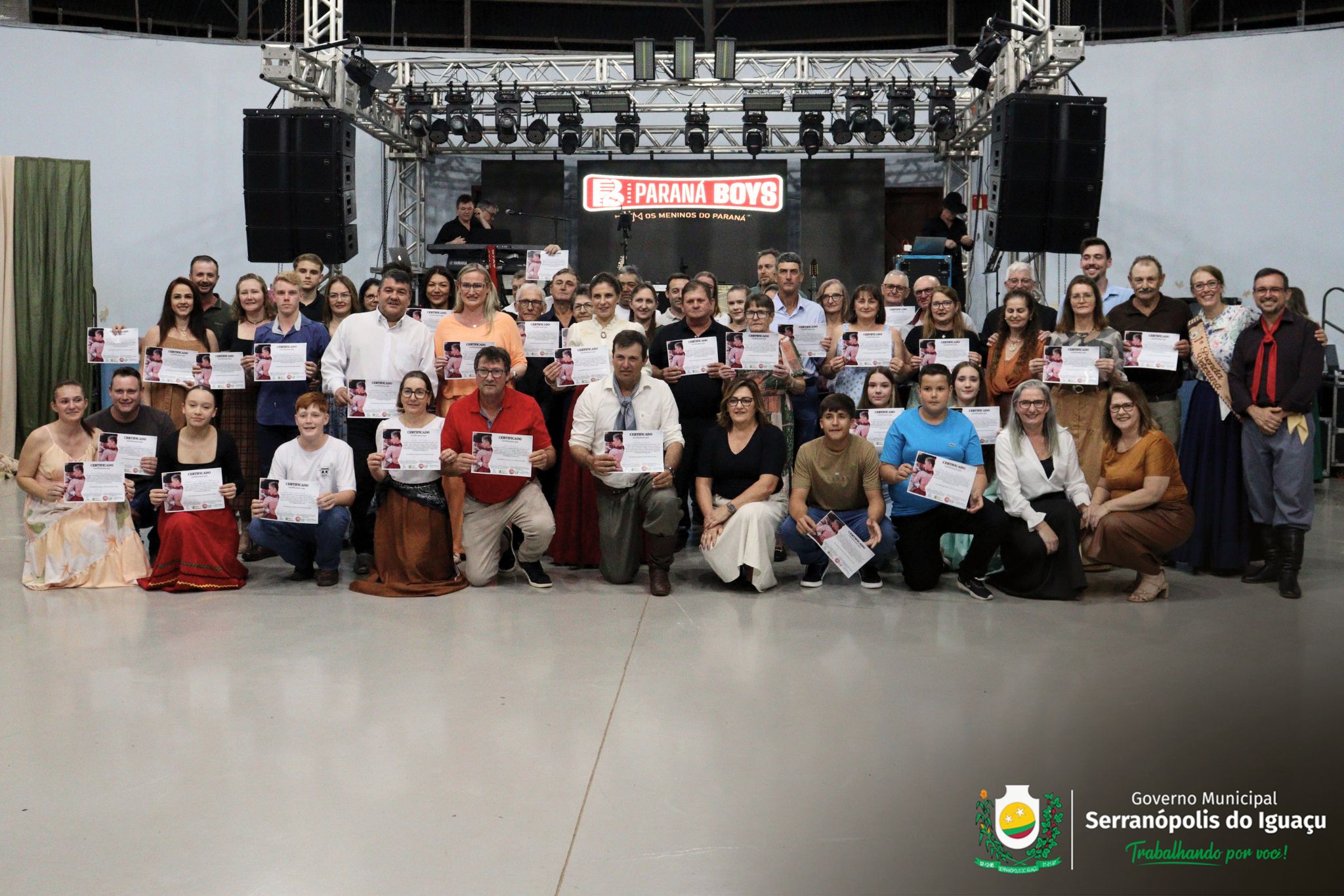 Governo Municipal encerra curso de Dança de Salão com entrega de certificados