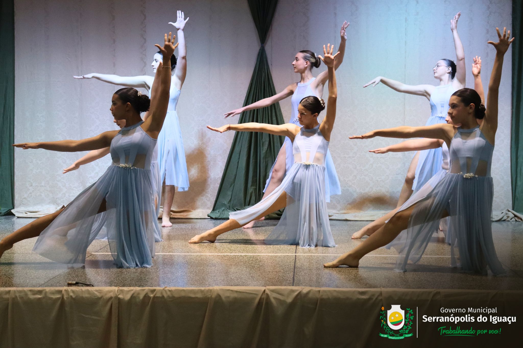 5ª Mostra Regional de Dança reúne seis municípios durante a Semana Cultural de Serranópolis do Iguaçu 5ª Mostra Regional de Dança reúne seis municípios durante a Semana Cultural de Serranópolis do Iguaçu