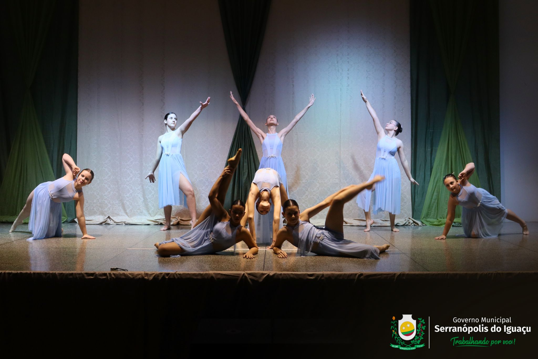 5ª Mostra Regional de Dança reúne seis municípios durante a Semana Cultural de Serranópolis do Iguaçu 5ª Mostra Regional de Dança reúne seis municípios durante a Semana Cultural de Serranópolis do Iguaçu