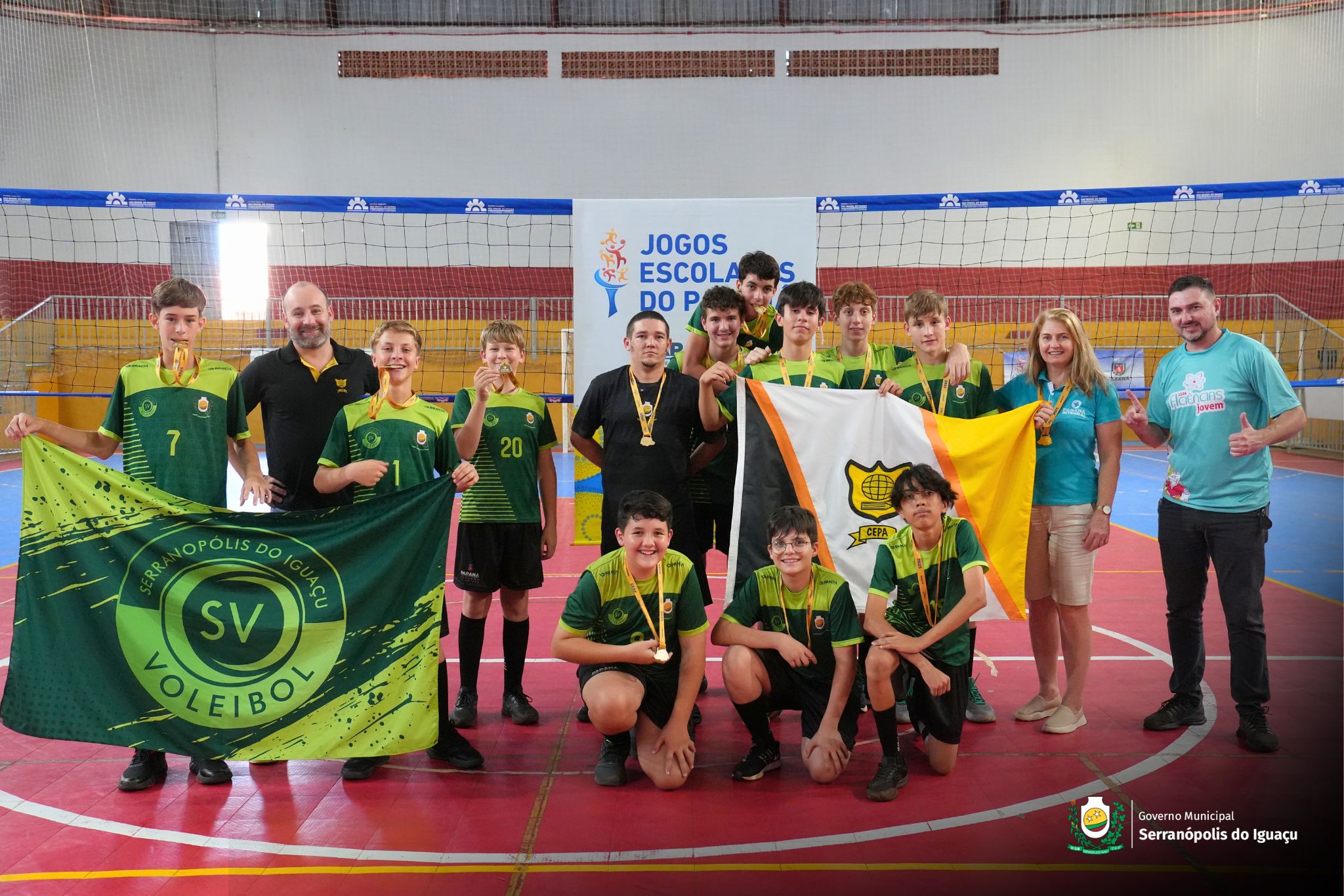 Alunos do Vôlei de Serranópolis conquistam ouro nos Jogos Escolares do Paraná 2025