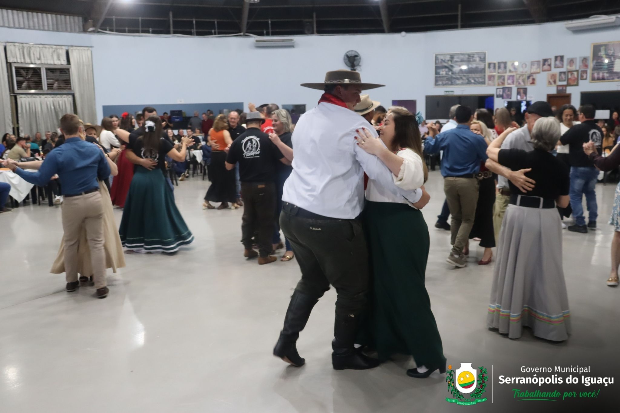 Fotos Encerramento Curso de Dança de Salão Fotos Encerramento Curso de Dança de Salão