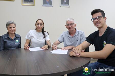 Governo Municipal recebe nova fisioterapeuta concursada