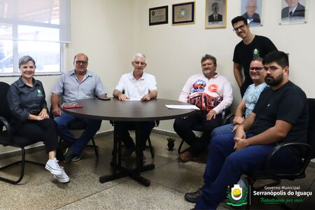 Governo Municipal empossa novos motoristas para a Secretaria de Obras