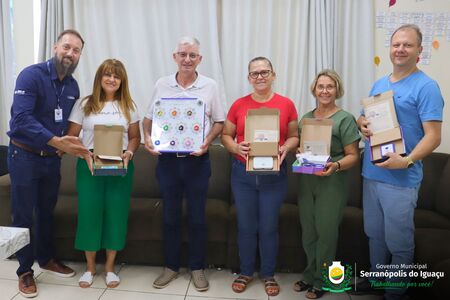 Programa Educacional TiX Letramento é entregue à Escola Municipal de Serranópolis do Iguaçu