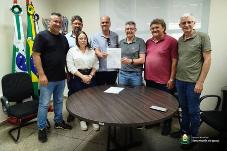 Ordem de Serviço para pavimentação asfáltica na Linha Pinheirinho é assinada Ordem de Serviço para pavimentação asfáltica na Linha Pinheirinho é assinada