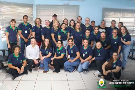 Governo Municipal entrega uniformes novos para servidores da Saúde Governo Municipal entrega uniformes novos para servidores da Saúde